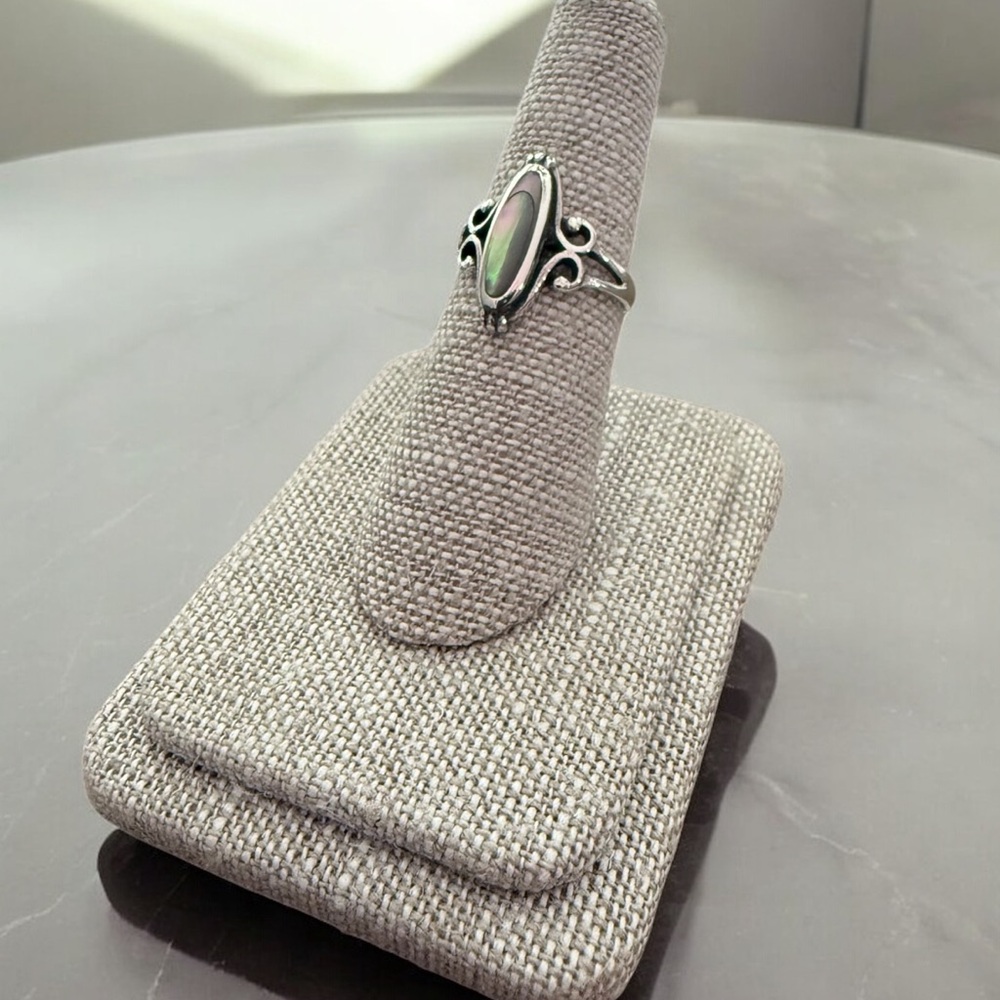 NWT 925 Sterling Silver With Abalone Shell Ring! Available in Sizes 5-11! NEW! - Picture 2 of 7